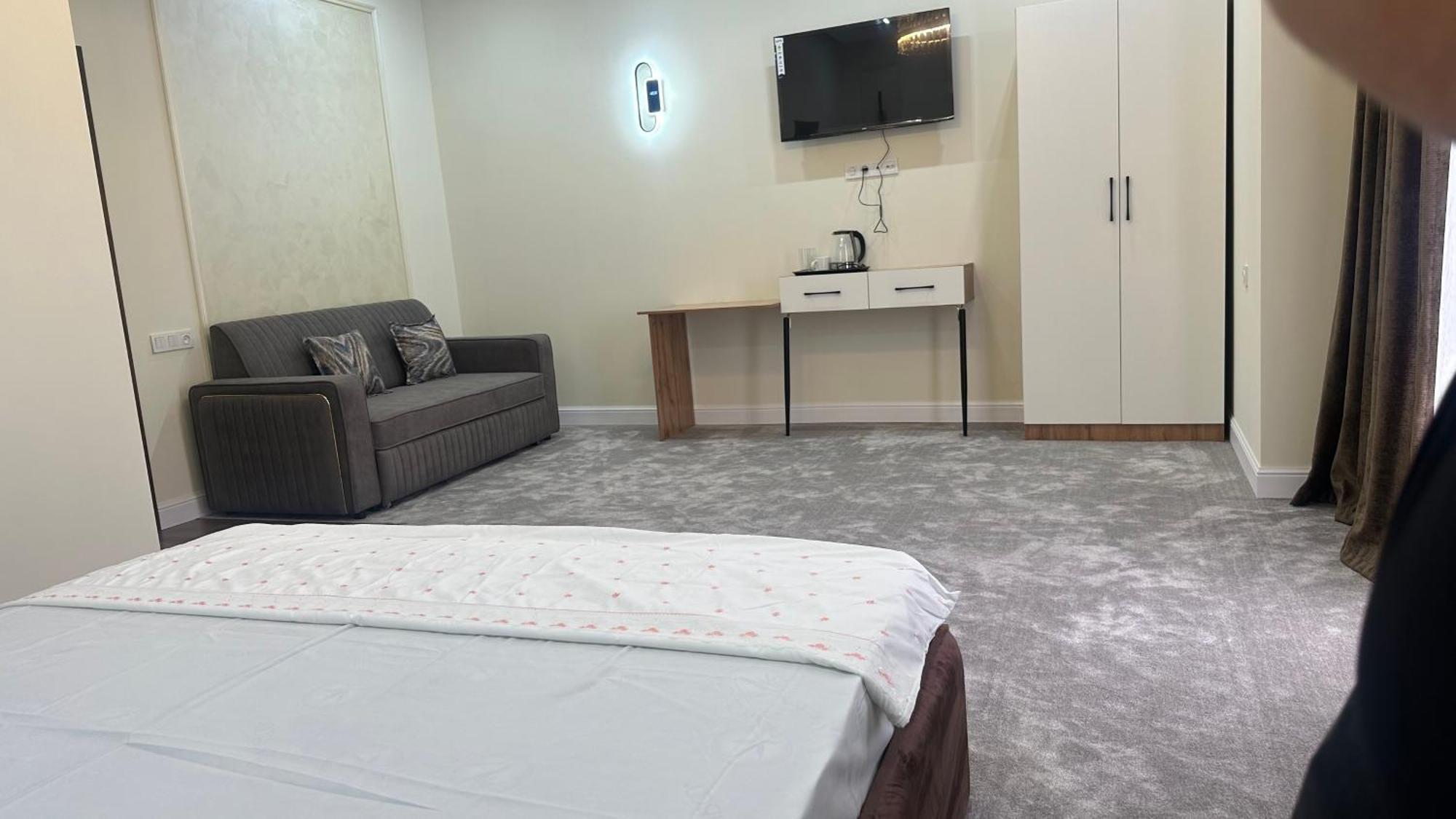 Nazar Hotel & Hostel Turkistan Eksteriør bilde